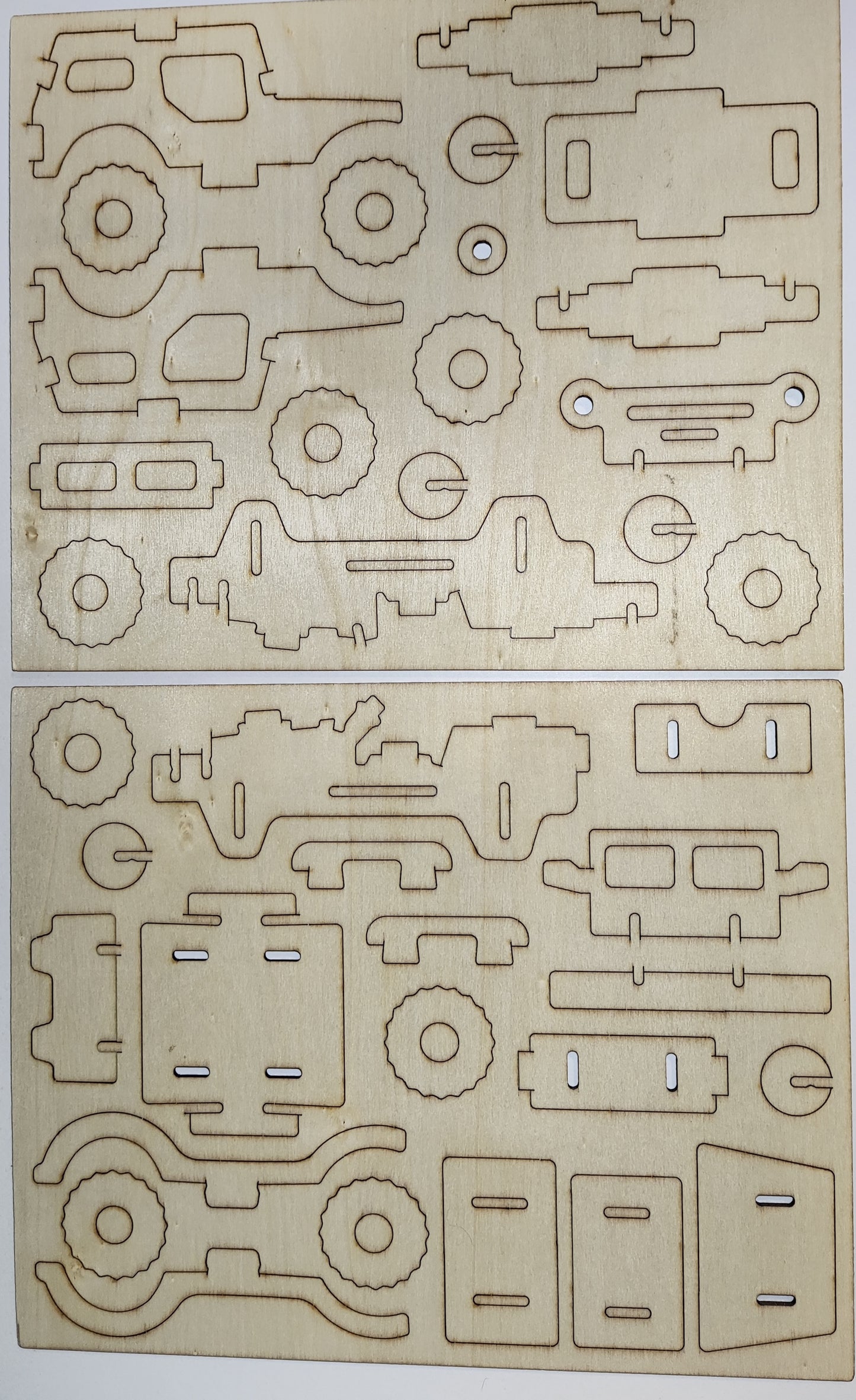 3D visureigio dėlionė iš medžio